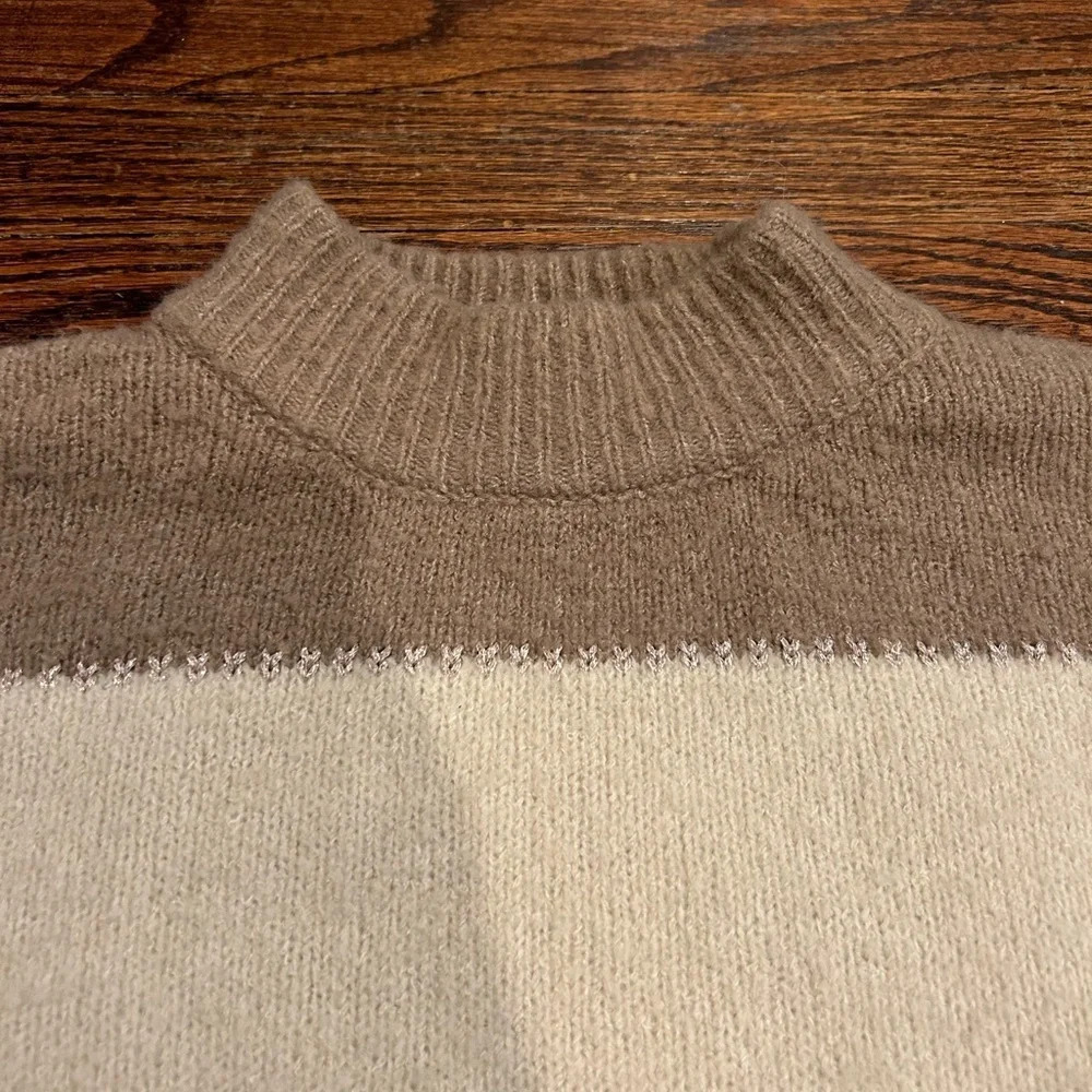 Elan Colorblock Sweater - Picture 7 of 8